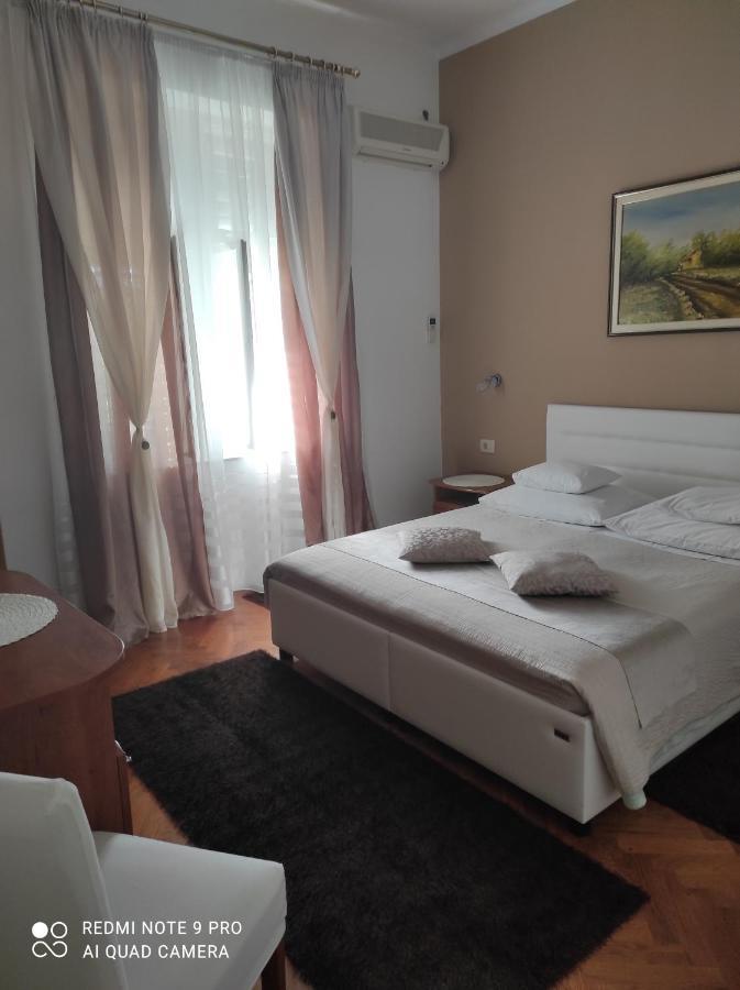 Guesthouse Vrlic Split Buitenkant foto