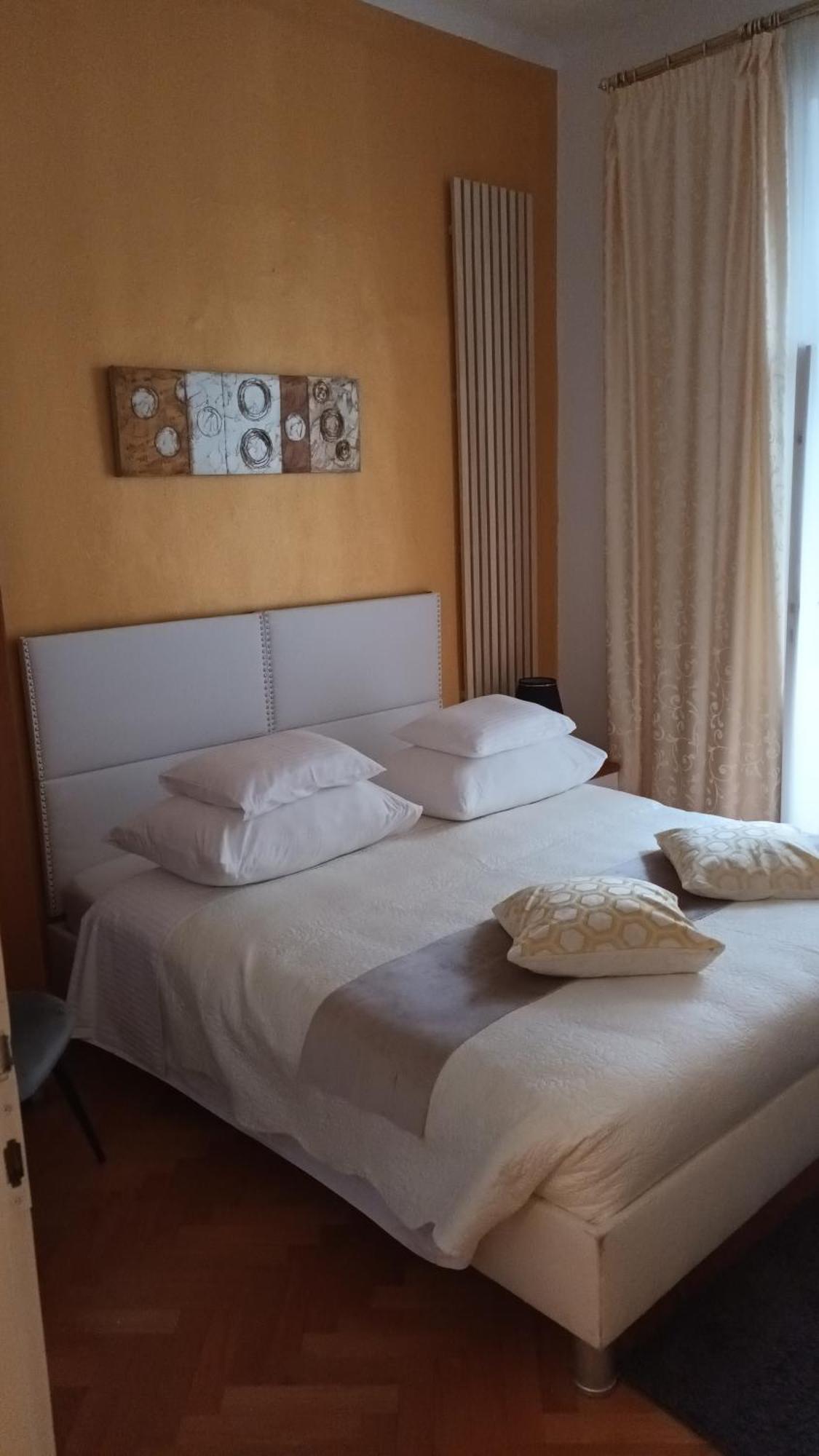 Guesthouse Vrlic Split Buitenkant foto