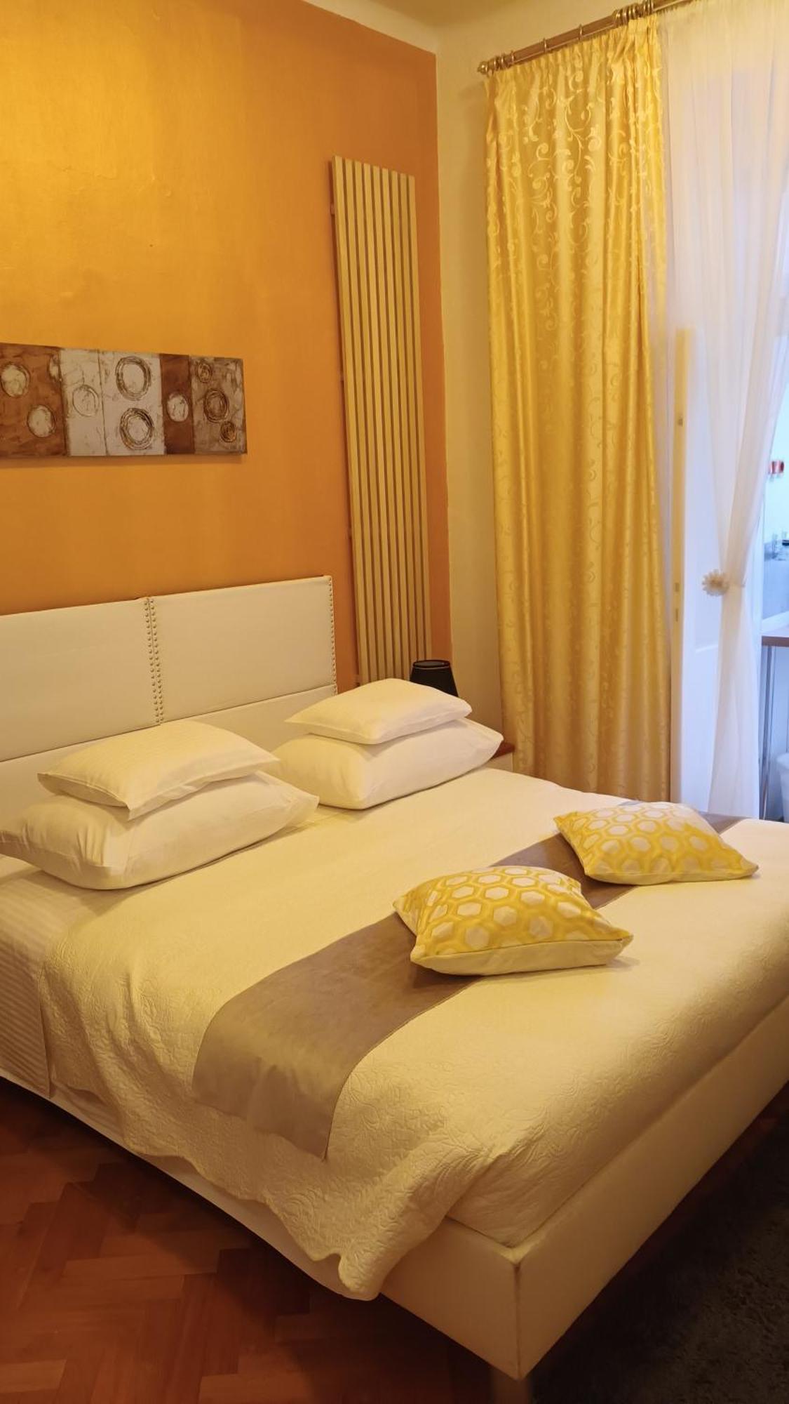 Guesthouse Vrlic Split Buitenkant foto