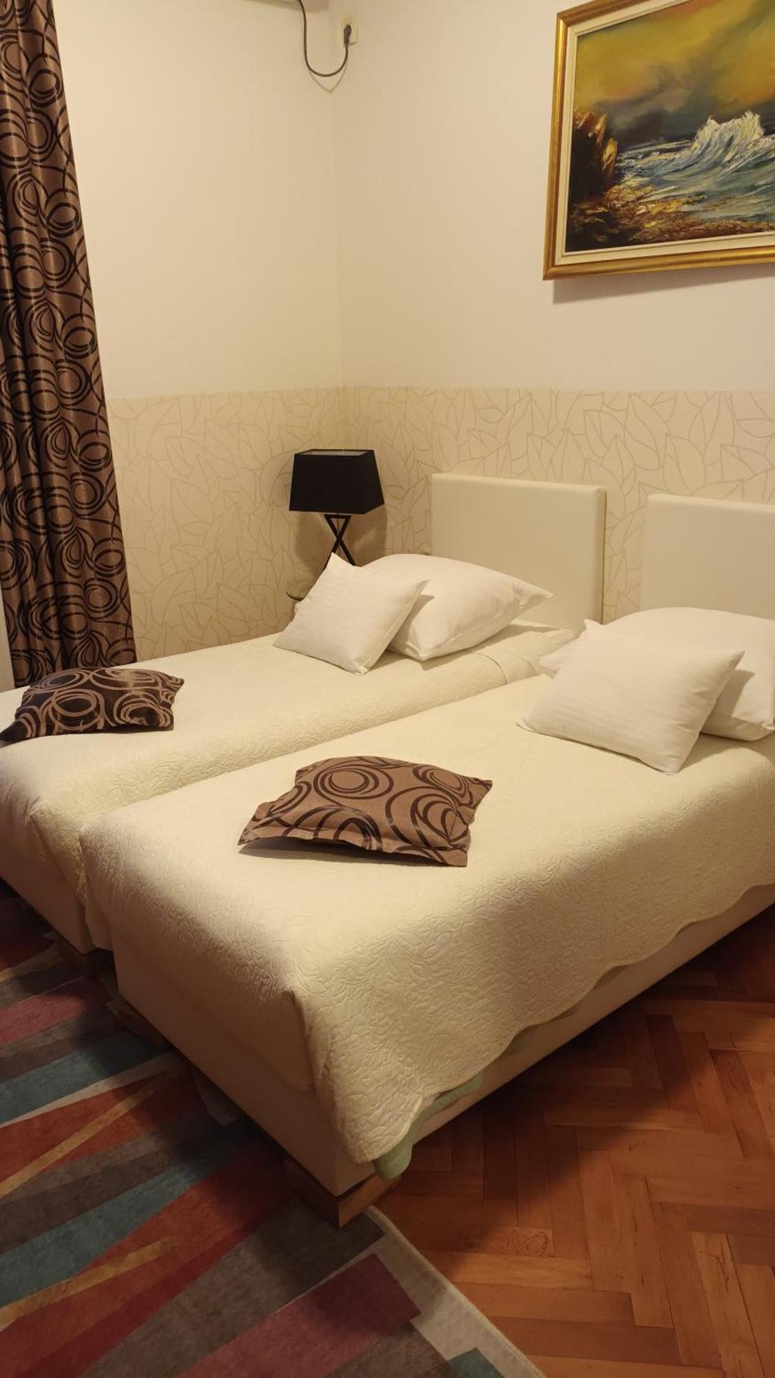 Guesthouse Vrlic Split Buitenkant foto