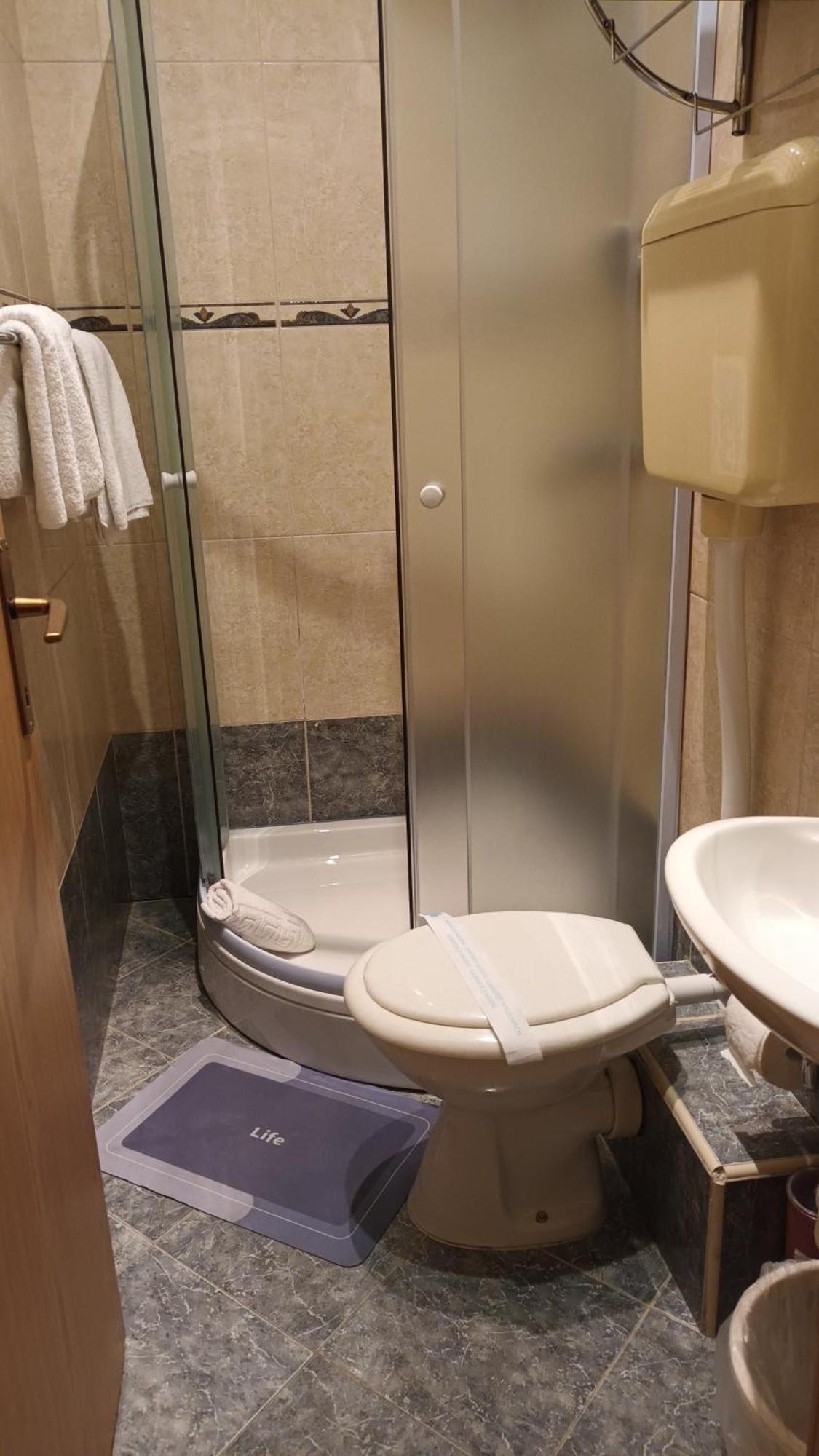 Guesthouse Vrlic Split Buitenkant foto