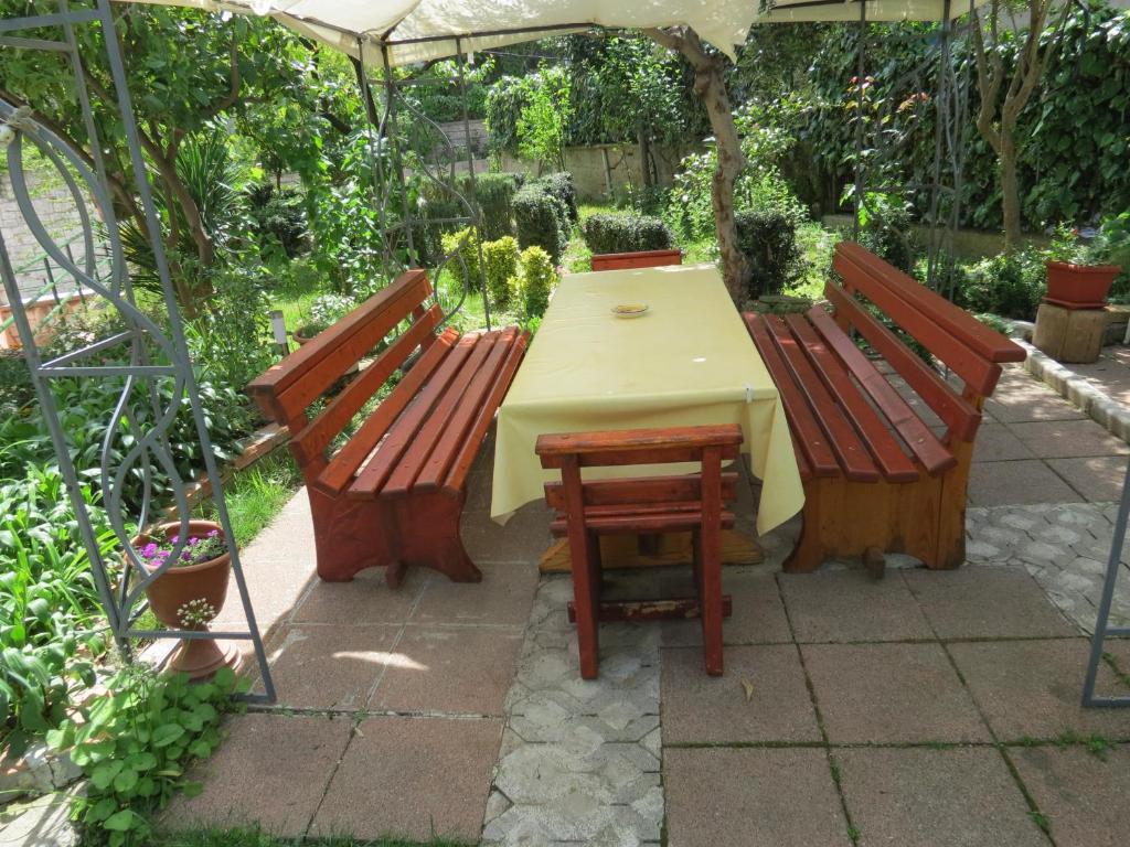 Guesthouse Vrlic Split Buitenkant foto