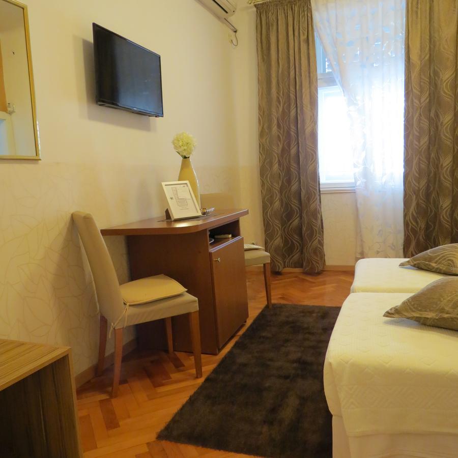 Guesthouse Vrlic Split Buitenkant foto